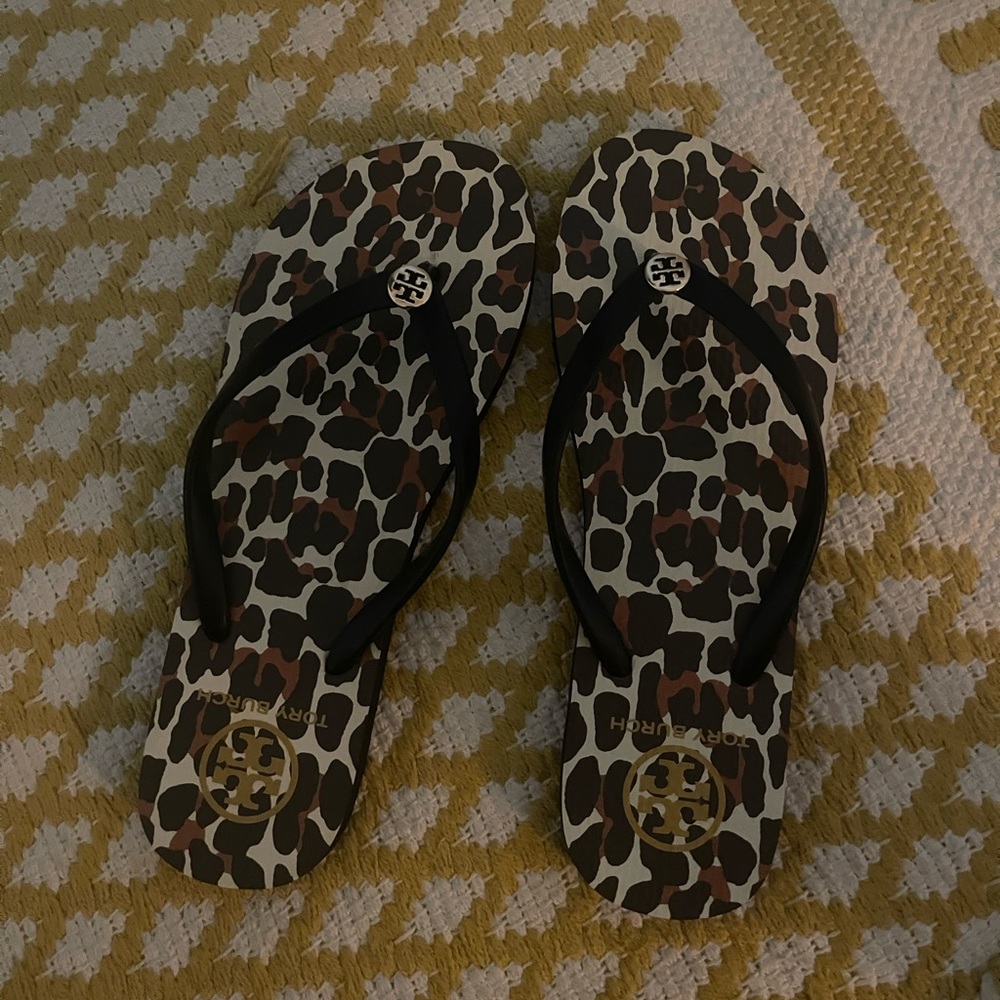 Tory burch flip flops